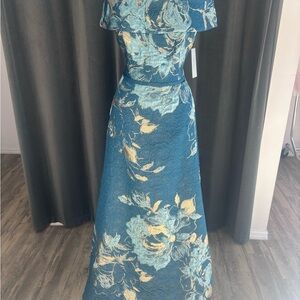 Teri Jon 217048 Peacock